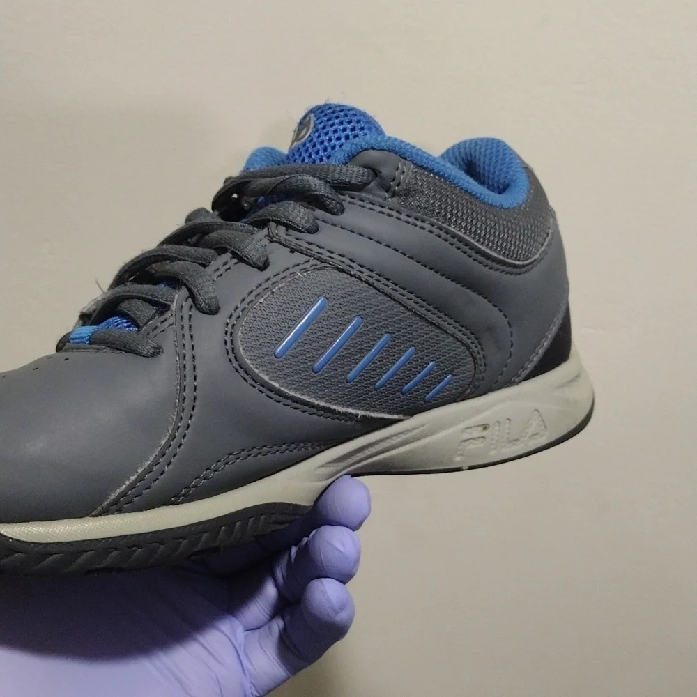 Fila Boys Grey & Blue Athletic Sneakers - Size 2.5 Youth Footwear, School & Play